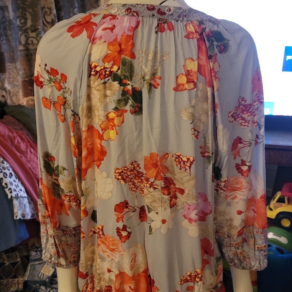Top - Picture 3 of 4